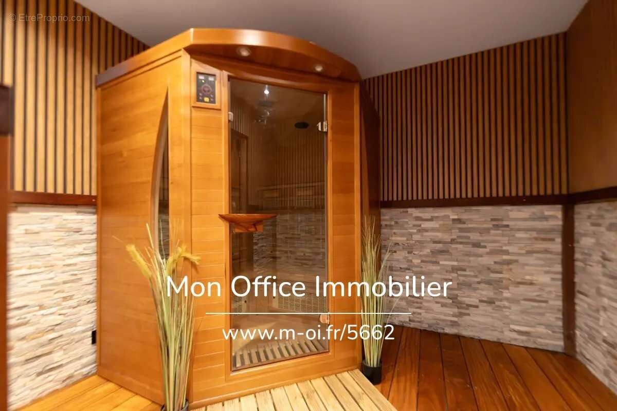 Référence : 5662-MTE. - Bâtisse avec gîtes de 400 m2 - piscine - vue magnifique sur le Lac - photo 9