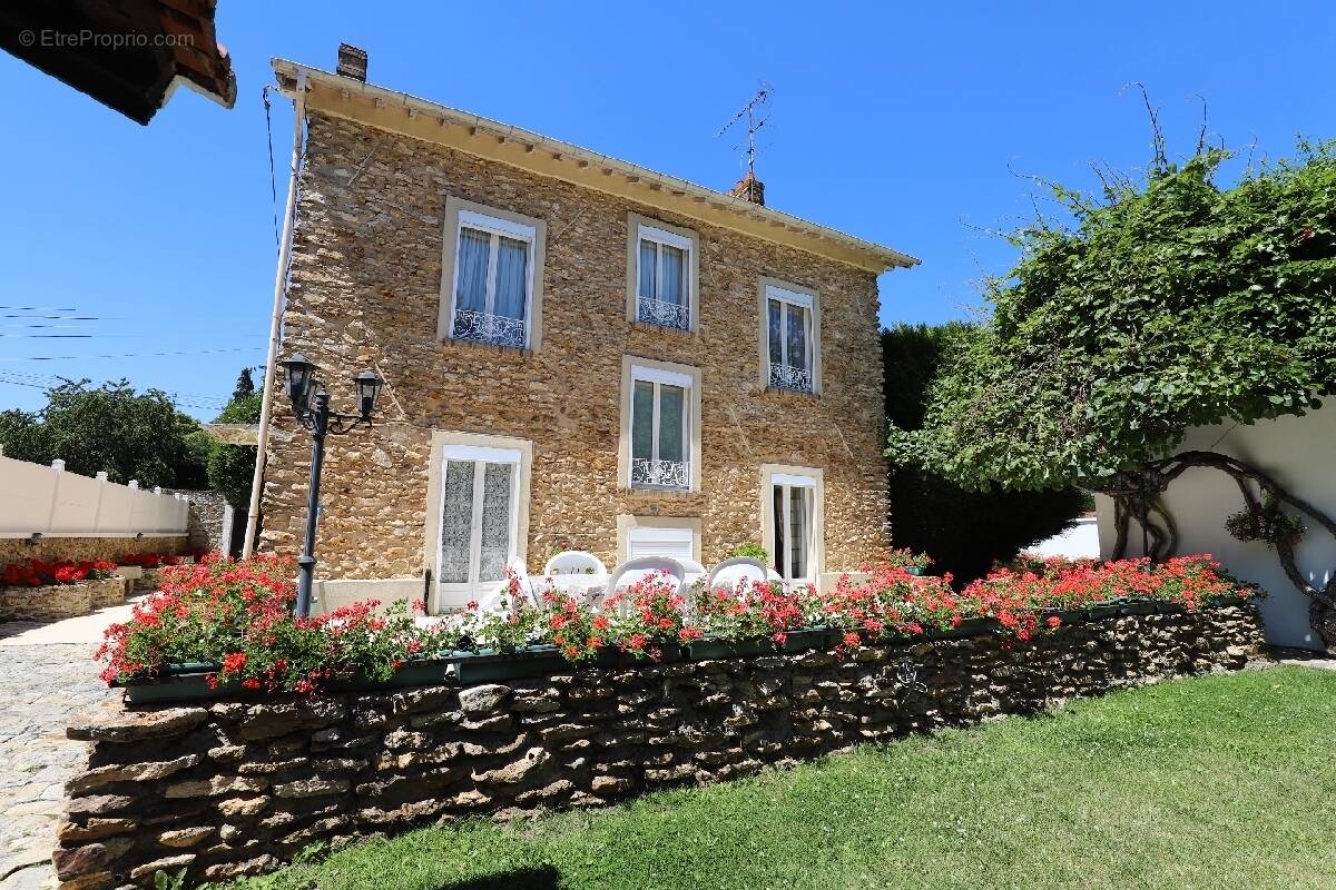 Maison à GUIGNES