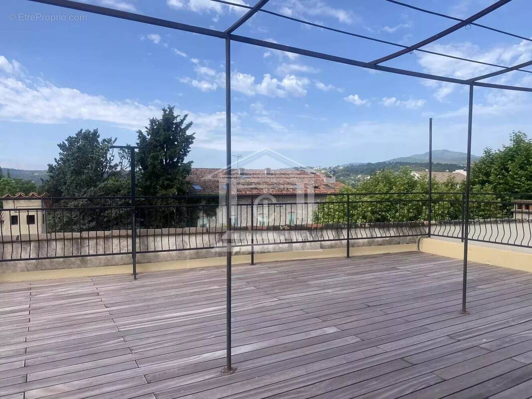 Appartement à FAYENCE