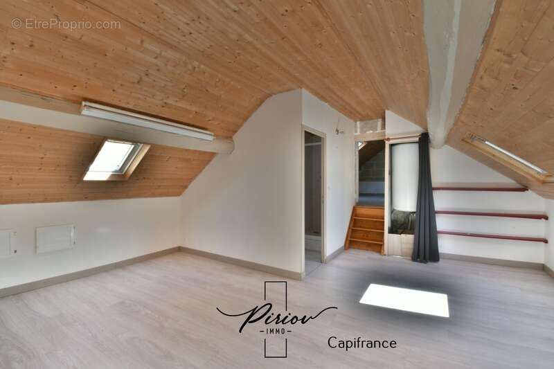 Charmante maison de ville comprenant locatif pour profession libérale - photo 8