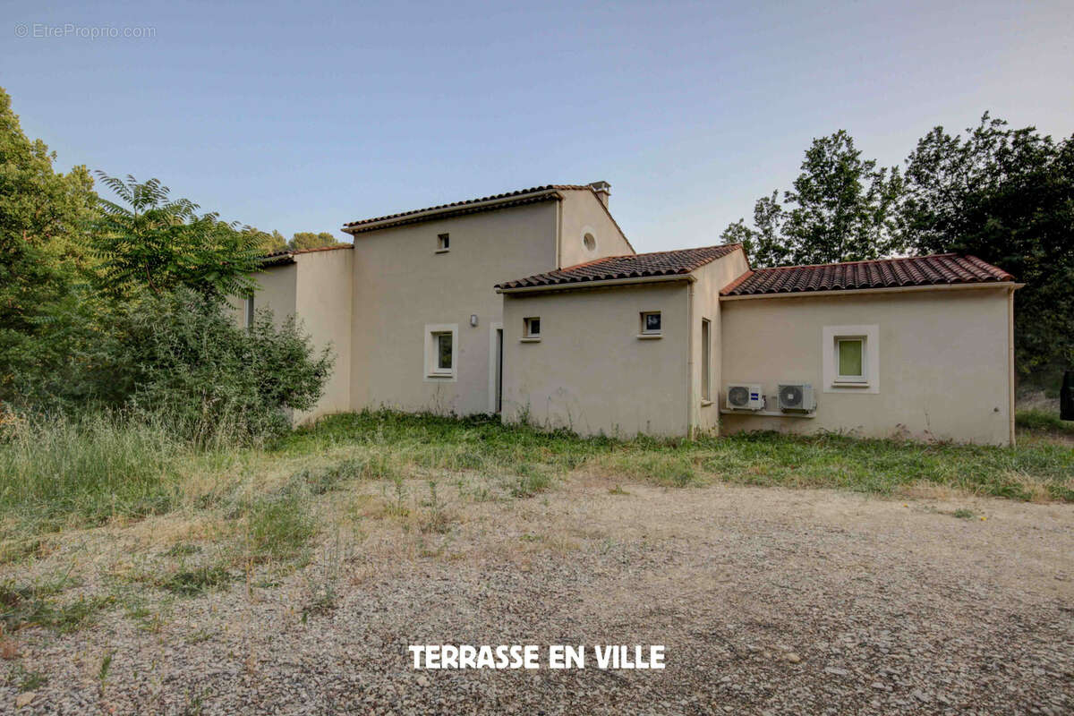 Maison à MEYRARGUES