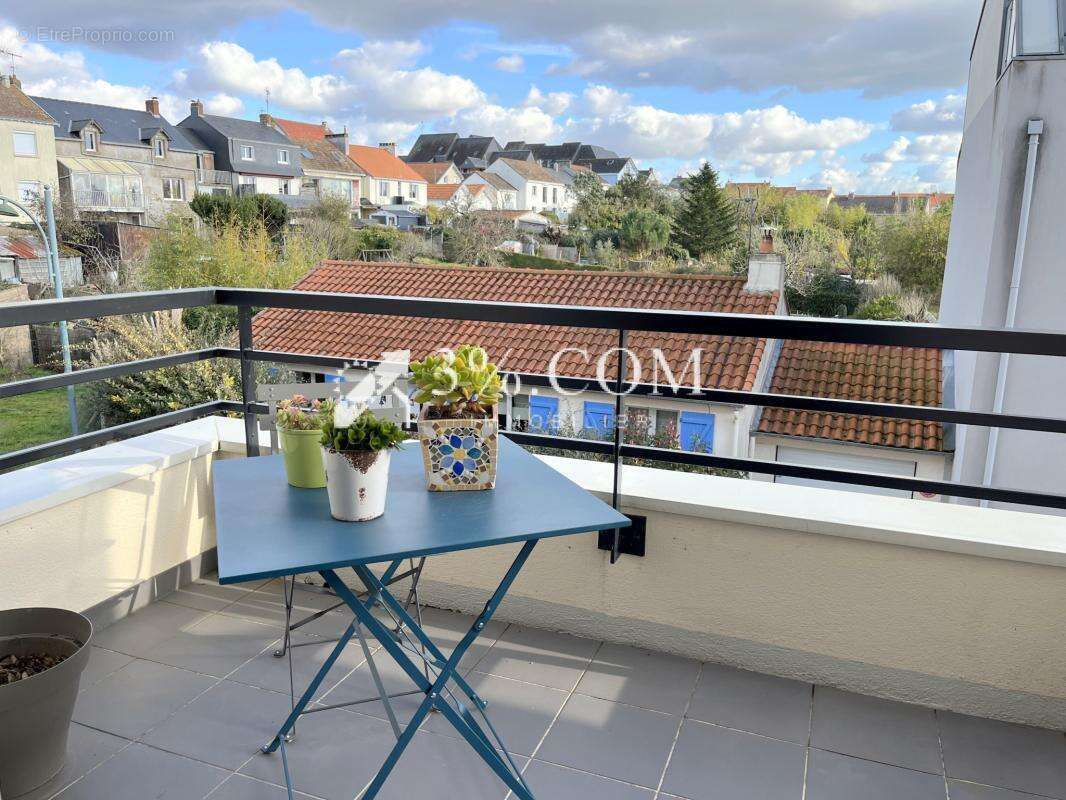 Appartement à INDRE
