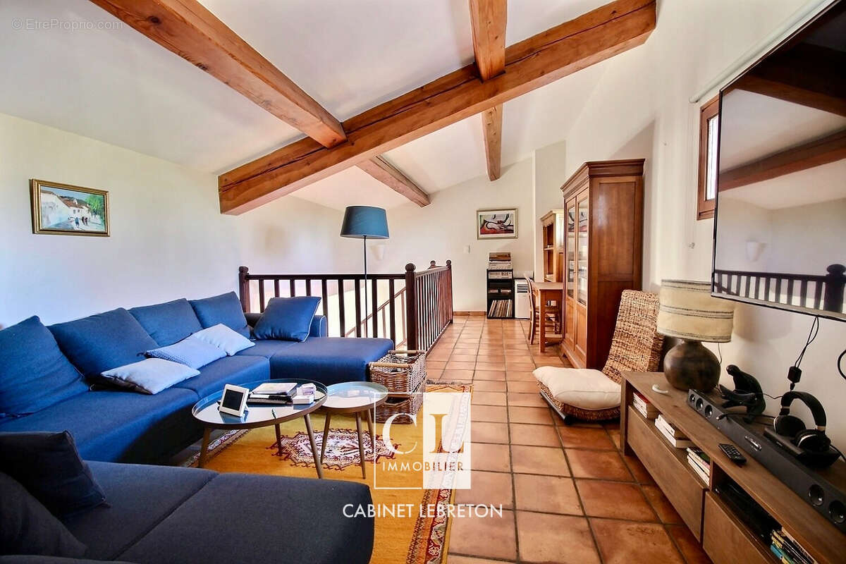 Maison à CADOLIVE