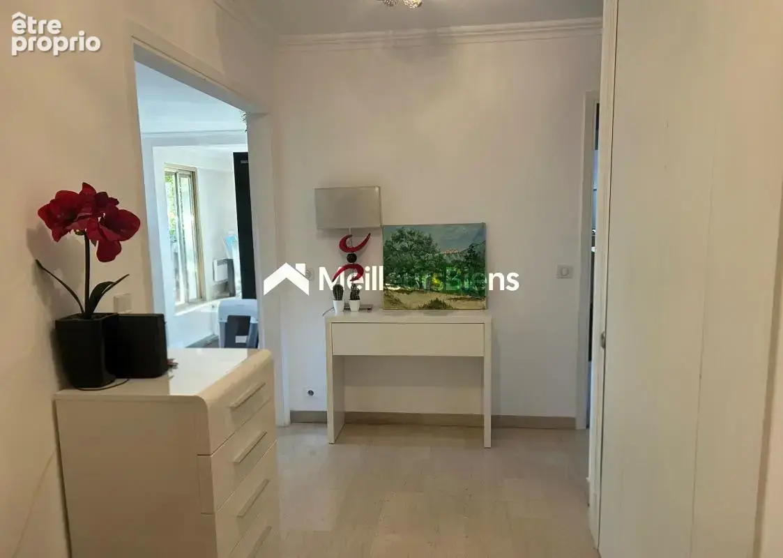 Cannes  : Grand 3 pièces de 98 m2, avec terrasse, garage et piscine - photo 9