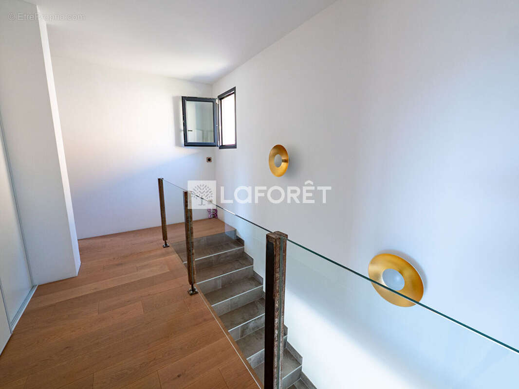 Thuir, maison d'architecte avec piscine. - photo 10