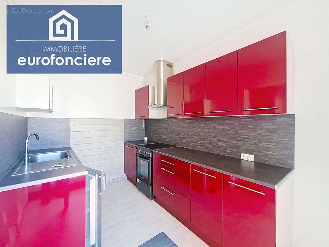 À vendre appartement avec ascenseur, idéalement situé proche du centre-ville - photo 3