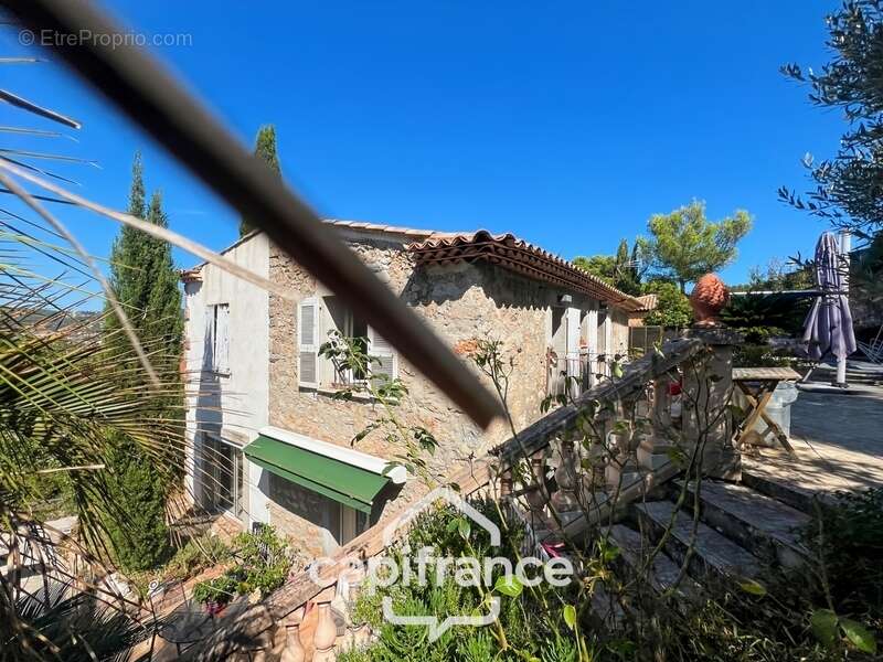 Maison à HYERES