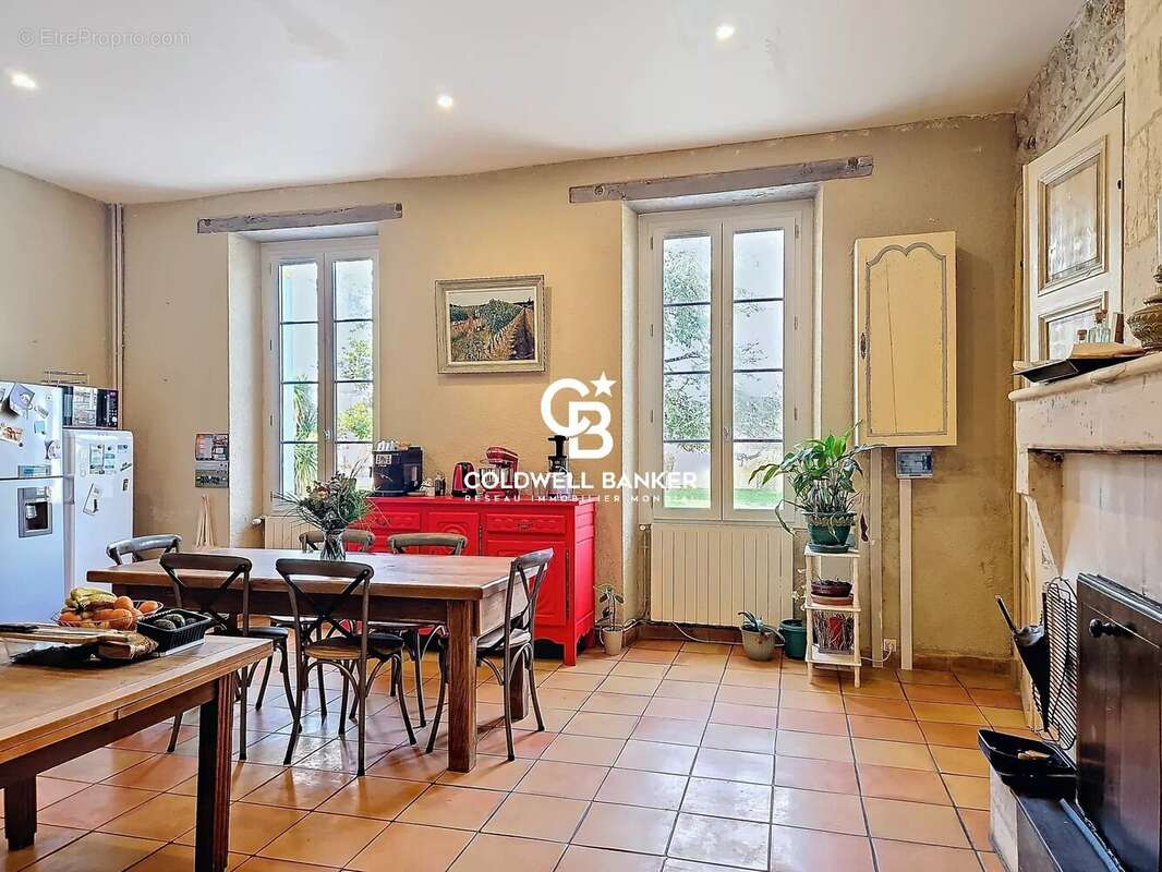 Maison à MORTAGNE-SUR-GIRONDE