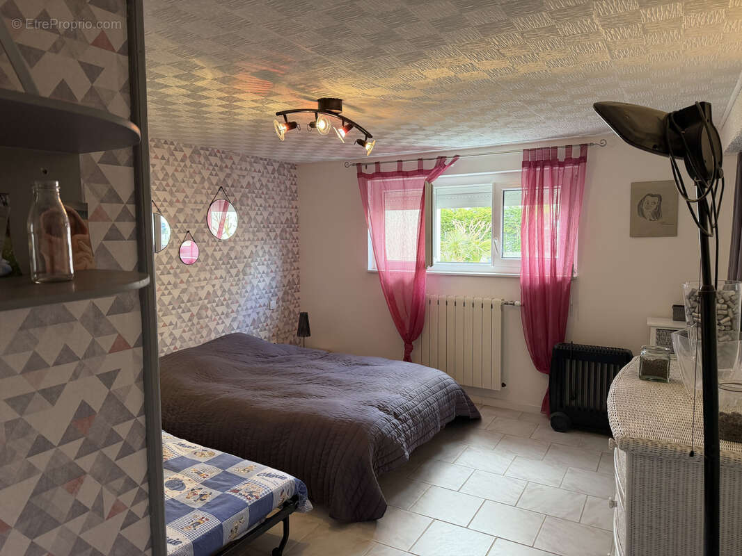 Maison à MONTAIGU-DE-QUERCY