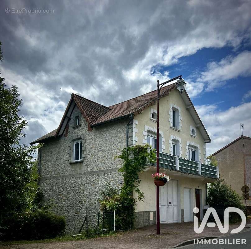Appartement 79 m² à Piegut-Pluviers  - photo 3