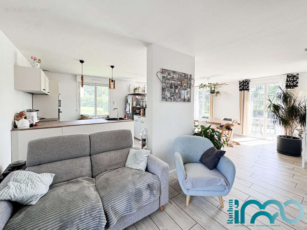 Maison 131 m² à Calmont  - photo 8