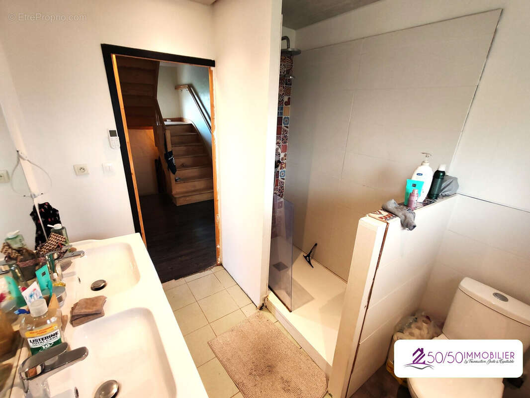 Maison à SAINT-MARTIN-DES-CHAMPS