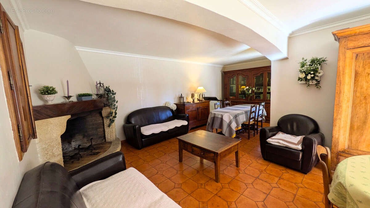 Maison à L'ISLE-SUR-LA-SORGUE