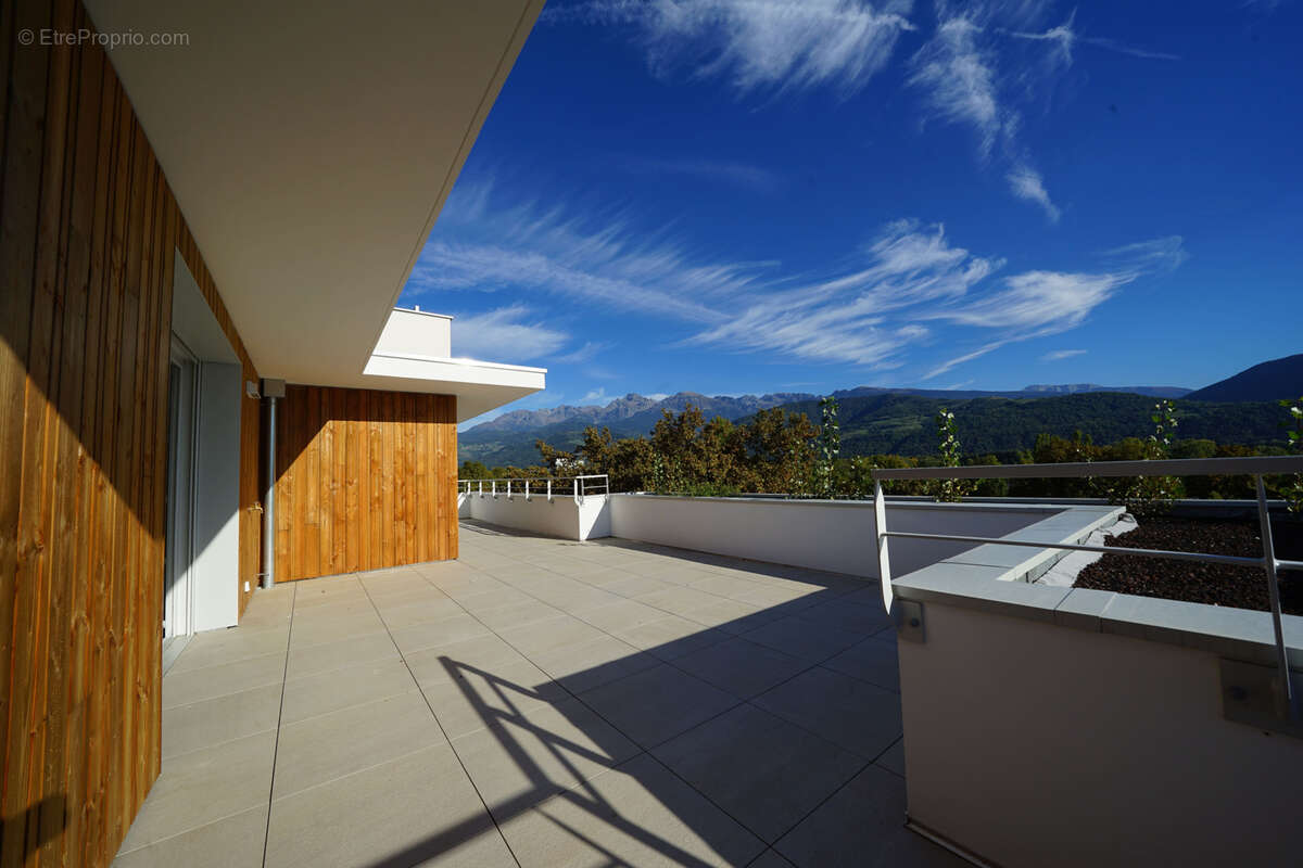 Appartement à MEYLAN