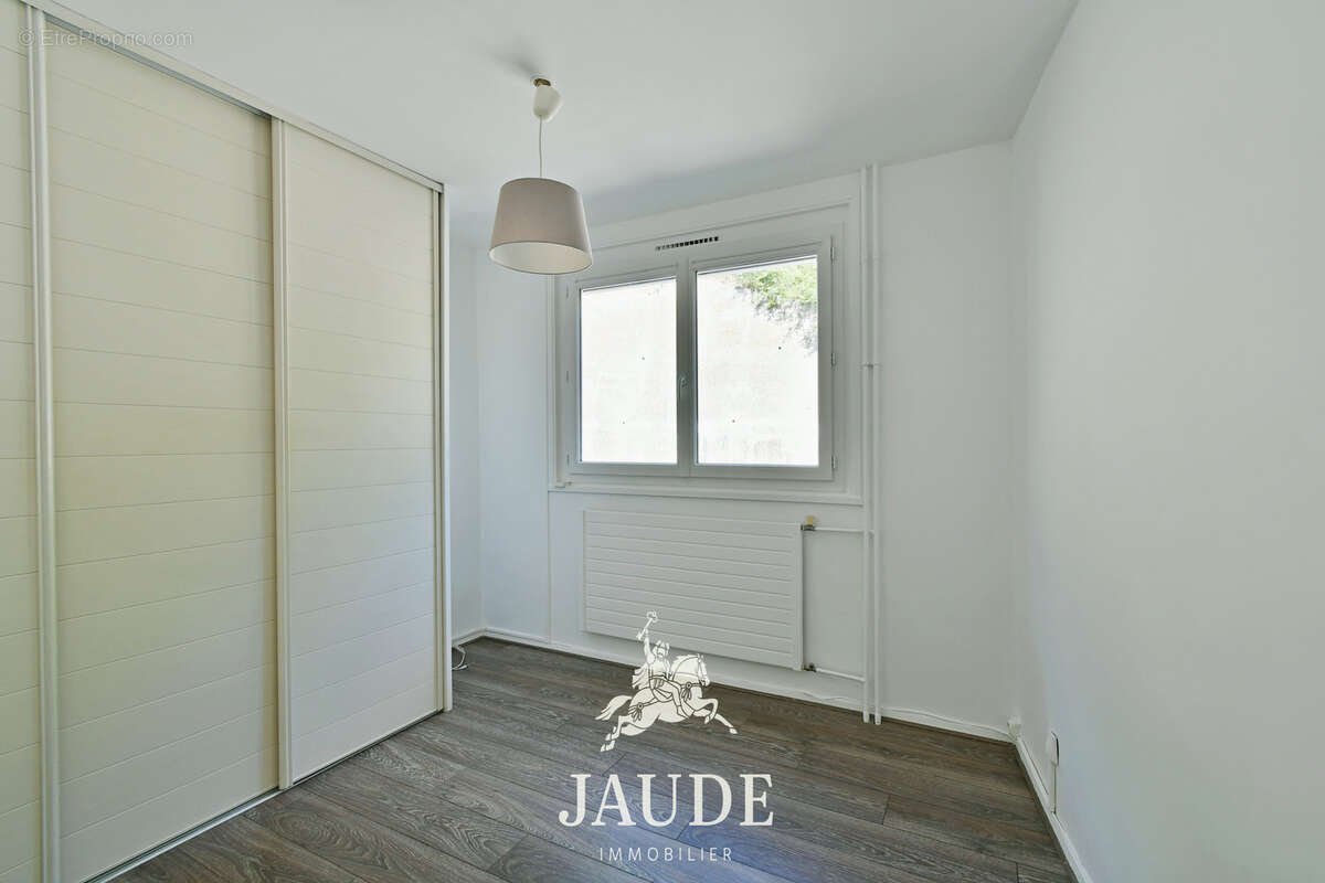 Appartement T2 de 45 m2 avec grand balcon, cave et garage   Résidence Le Sévigné, Chamalières - photo 9