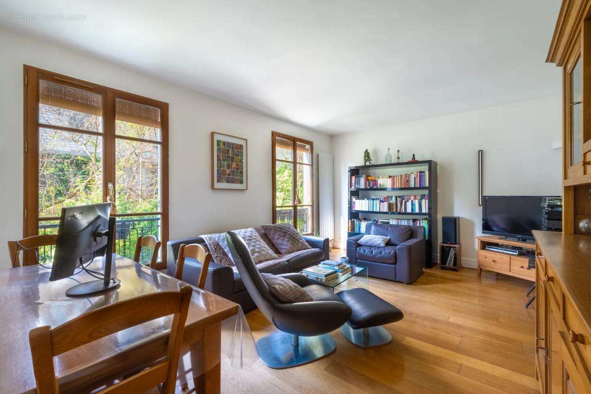 Appartement à PARIS-20E