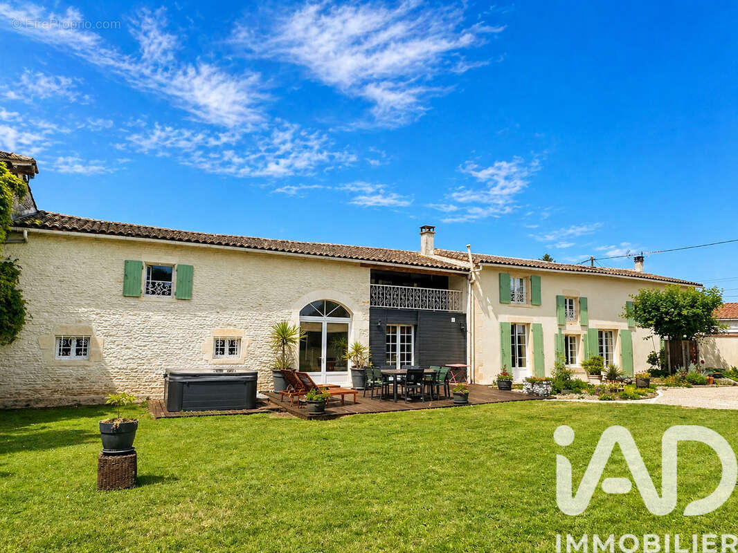 Photo 2 - Maison à MAUZE-SUR-LE-MIGNON
