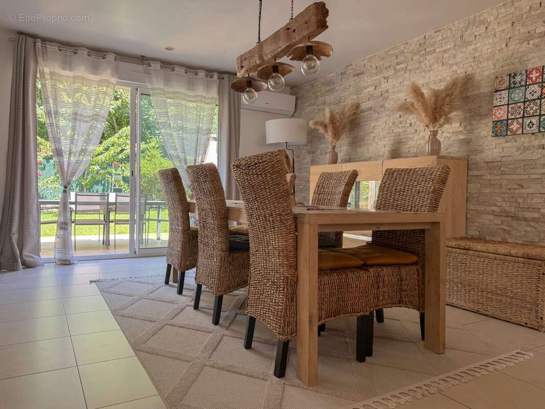 Maison à LINAS