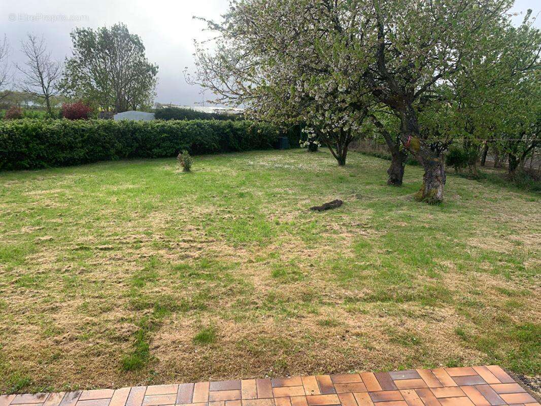 Maison à SAINT-ETIENNE-DE-BRILLOUET