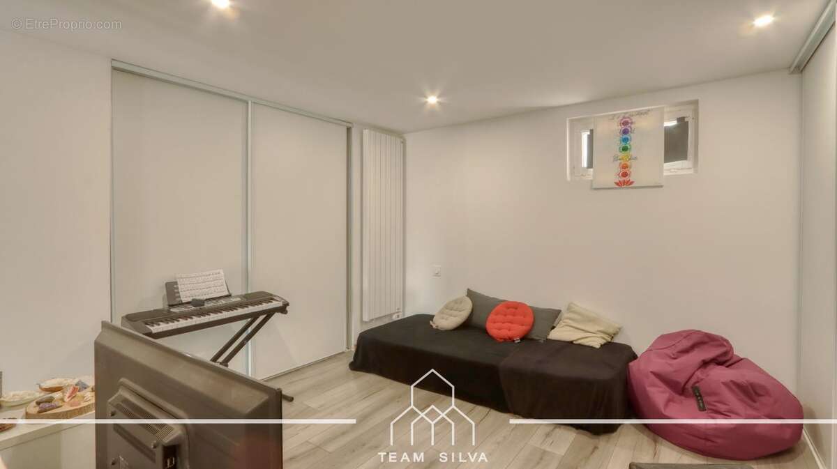 Maison à SAINT-QUENTIN-FALLAVIER