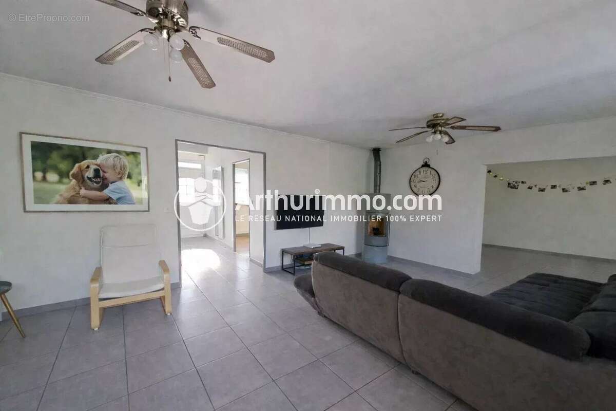 Maison à SAINT-PIERRE-DU-PERRAY