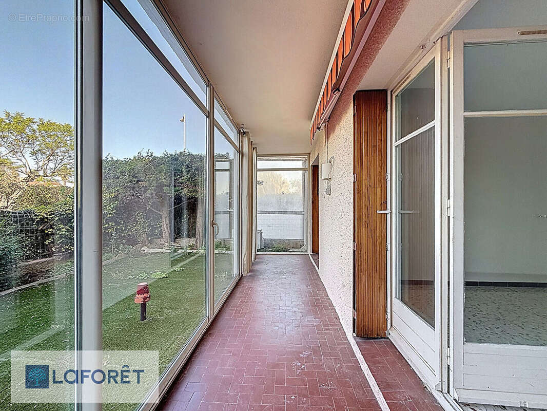 Appartement à SIX-FOURS-LES-PLAGES