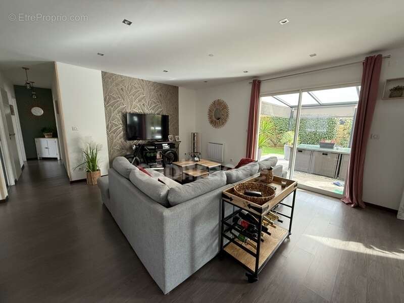 Maison à POUEYFERRE