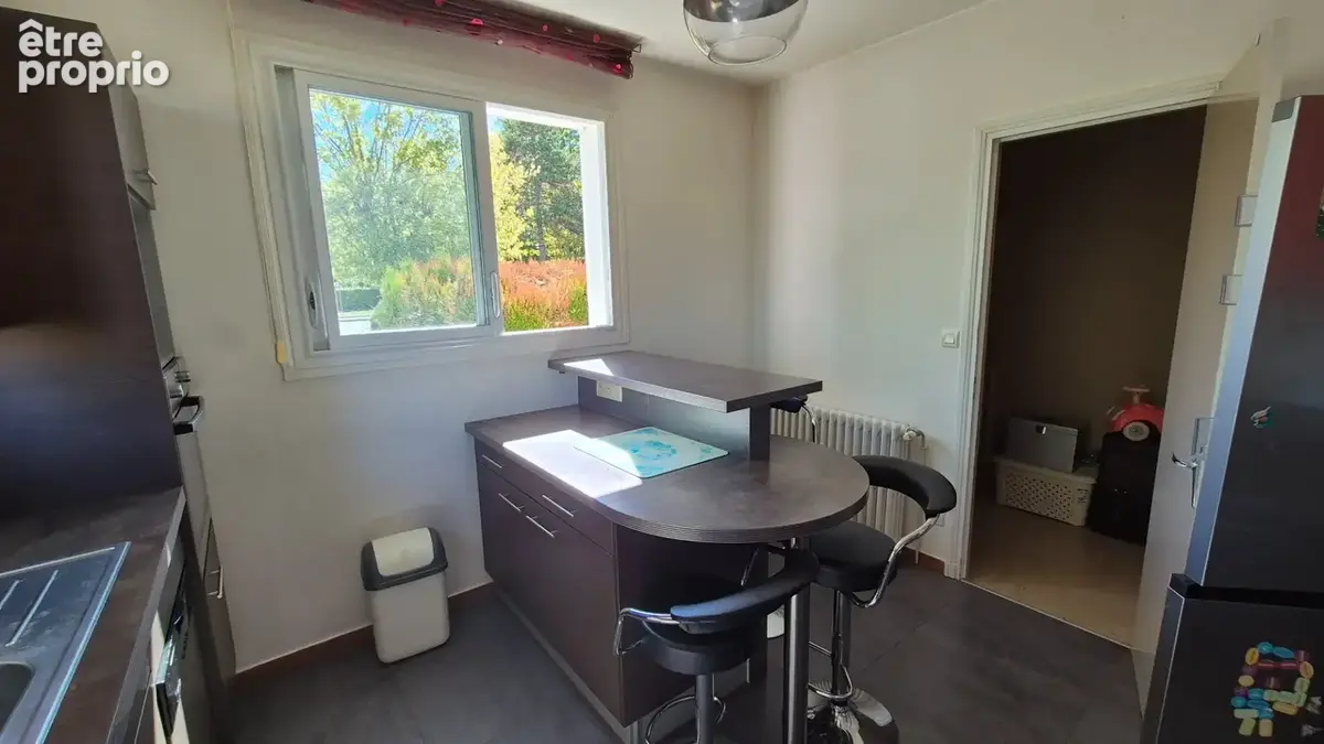 Pavillon Plain-Pied sur terrain clos et arboré, 3 chambres, proche bus et commerces - photo 4