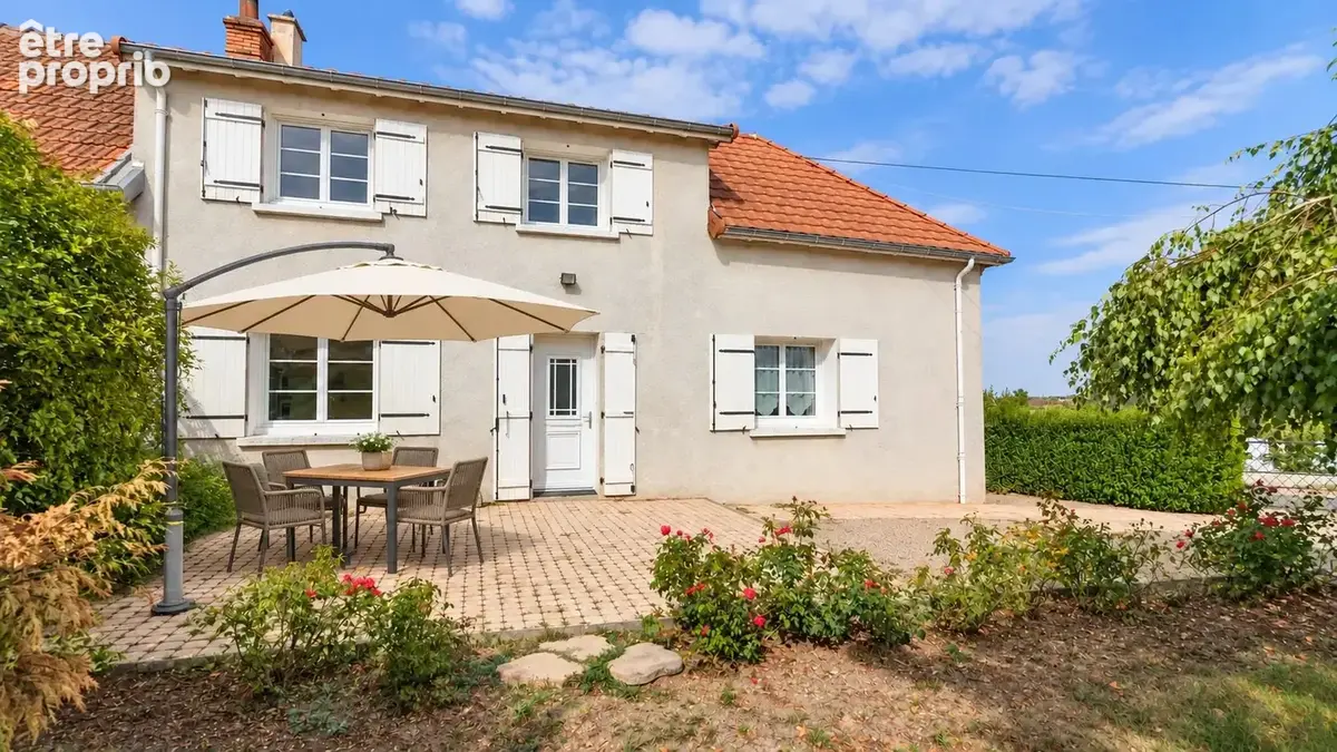 Maison familiale. jardin paysagé et garage – Paray-sous-Briailles - photo 2