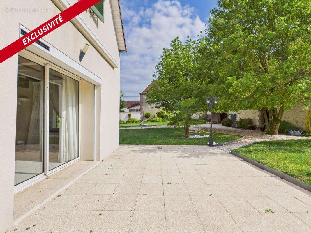 Maison à AIX-EN-OTHE