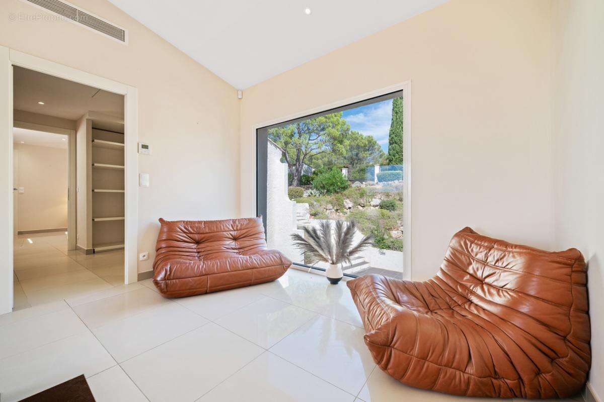 Maison à MOUANS-SARTOUX