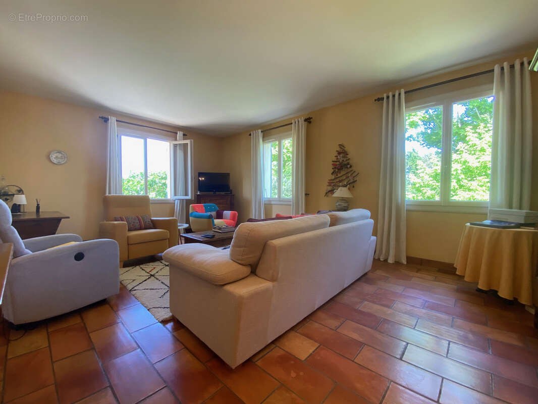 Maison à CADEROUSSE