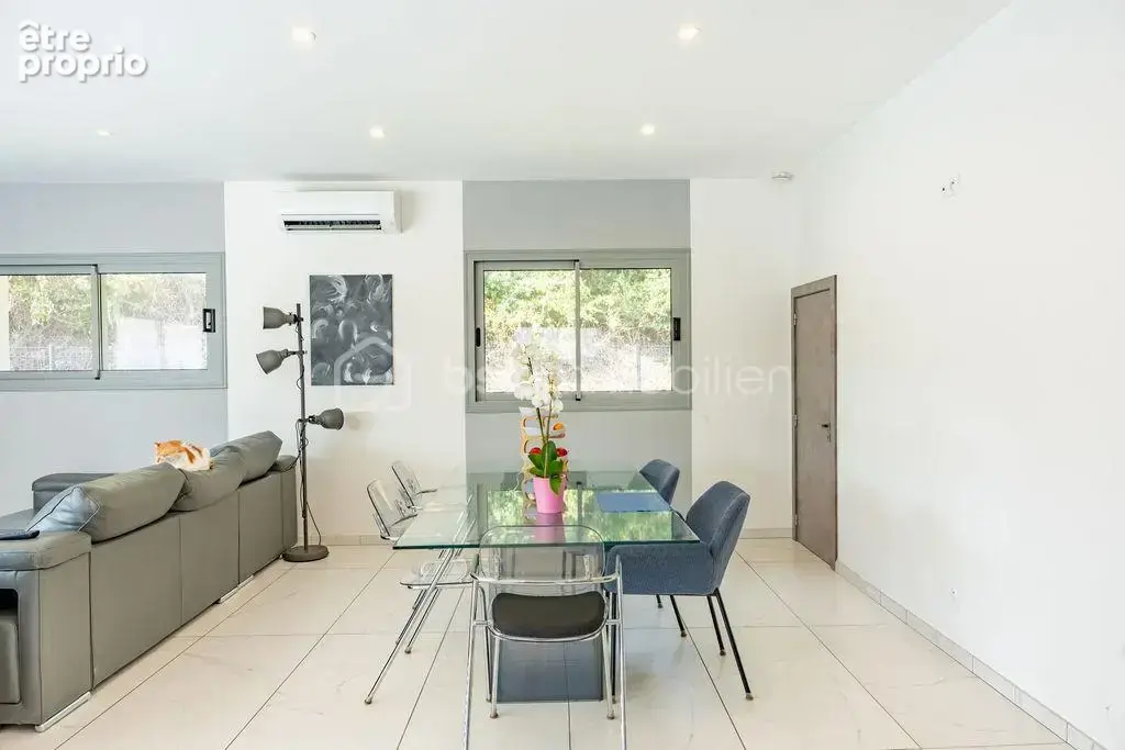 Superbe Maison Familiale de 149m² sur 961m² de Terrain avec Piscine ! - photo 8