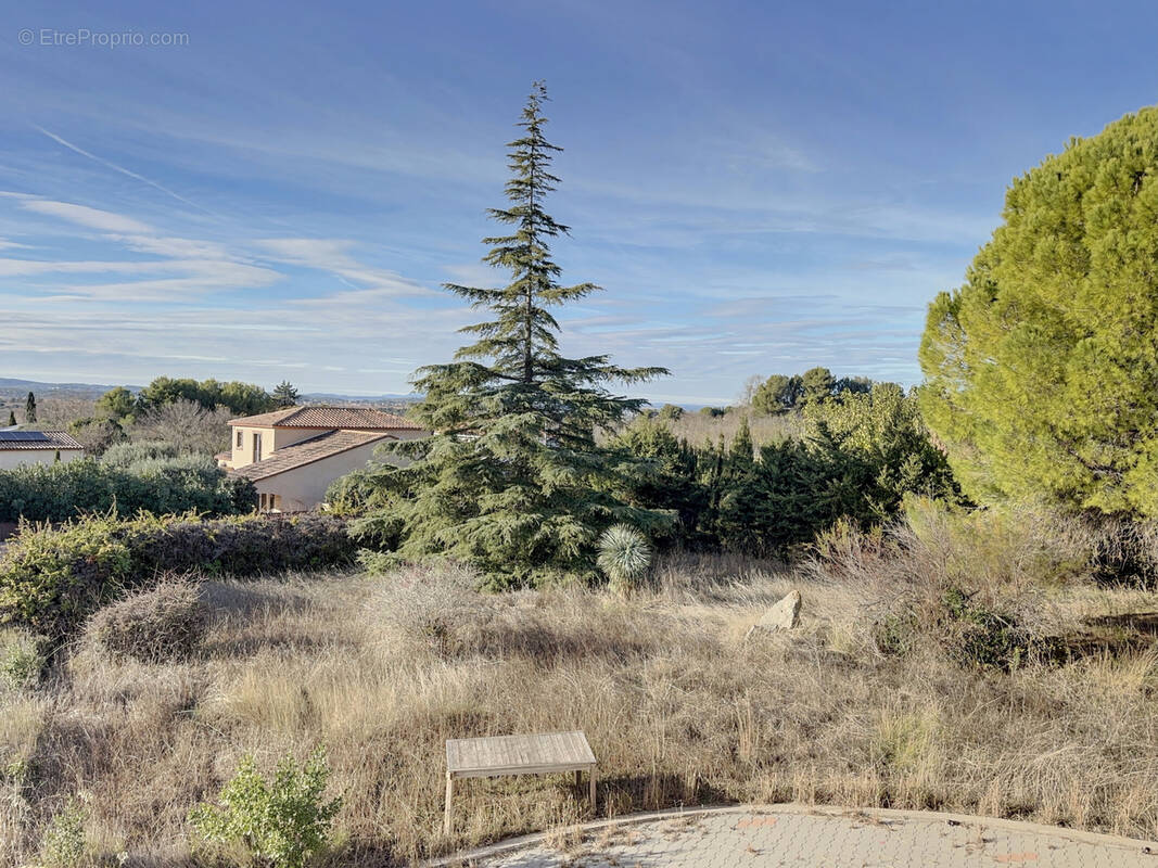 Terrain à SAINT-JEAN-DE-VEDAS
