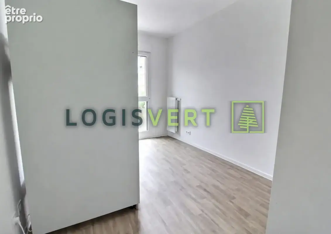 Appartement 5 pièces 95 m² à vendre à Massy (91300) - photo 4