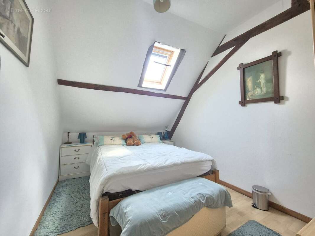 Maison à LA CHAPELLE-GLAIN