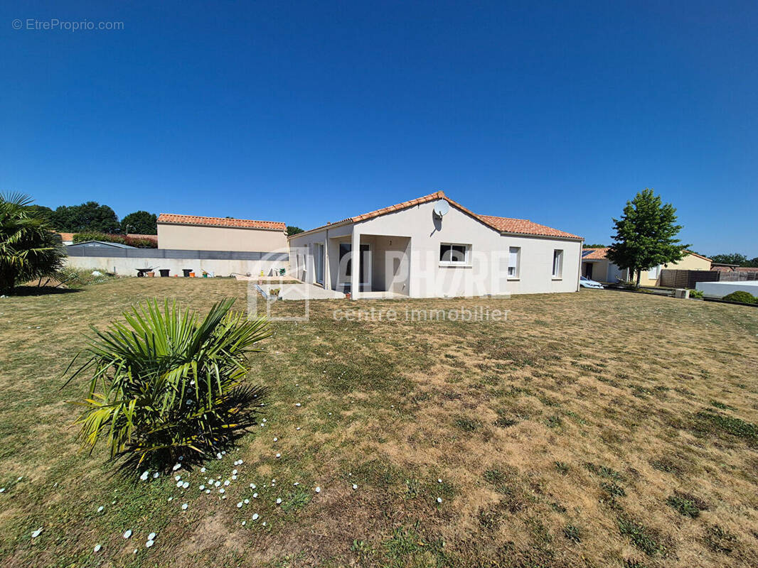 Maison à SAINT-MARTIN-DES-NOYERS