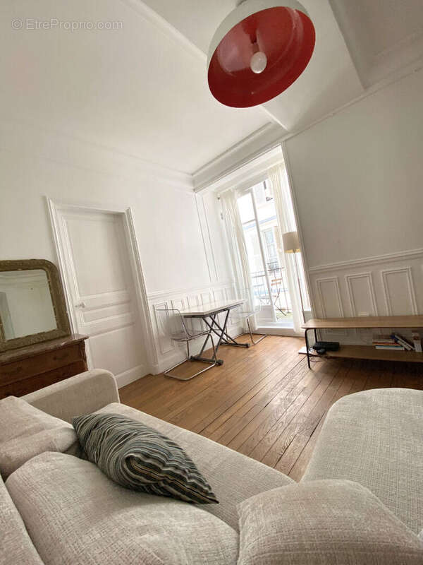 Appartement à PARIS-7E