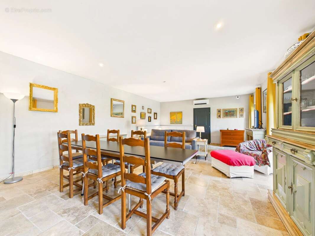 Manoir impressionnant avec plusieurs appartements dans un cadre exceptionnel - photo 15