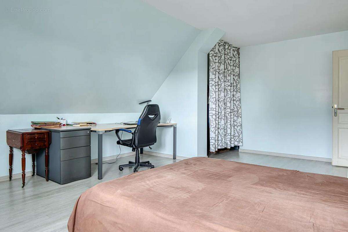 Maison à SAINT-ETIENNE-DU-ROUVRAY