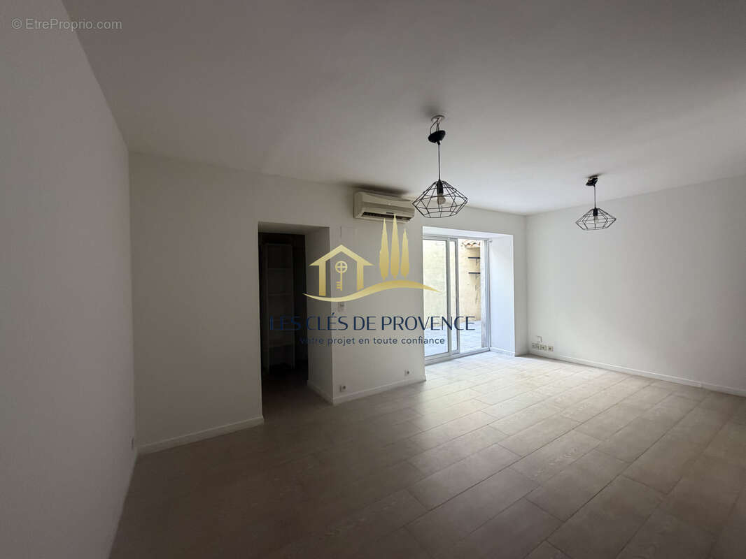 Appartement à SALON-DE-PROVENCE