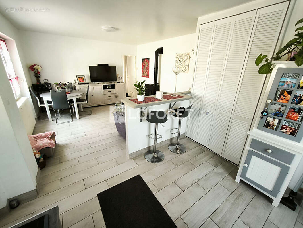 Maison à FOLLAINVILLE-DENNEMONT