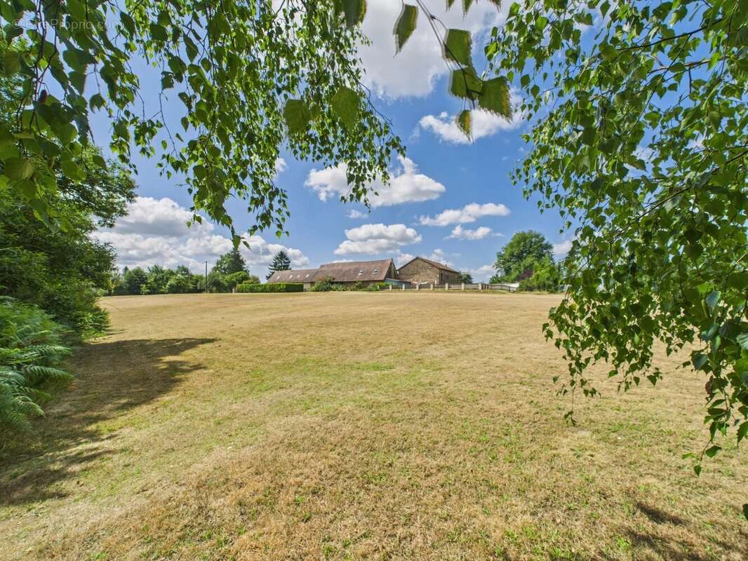 Incroyable propriété de 21 hectares avec maison principale, complexe de gîtes possible et piscines - photo 22