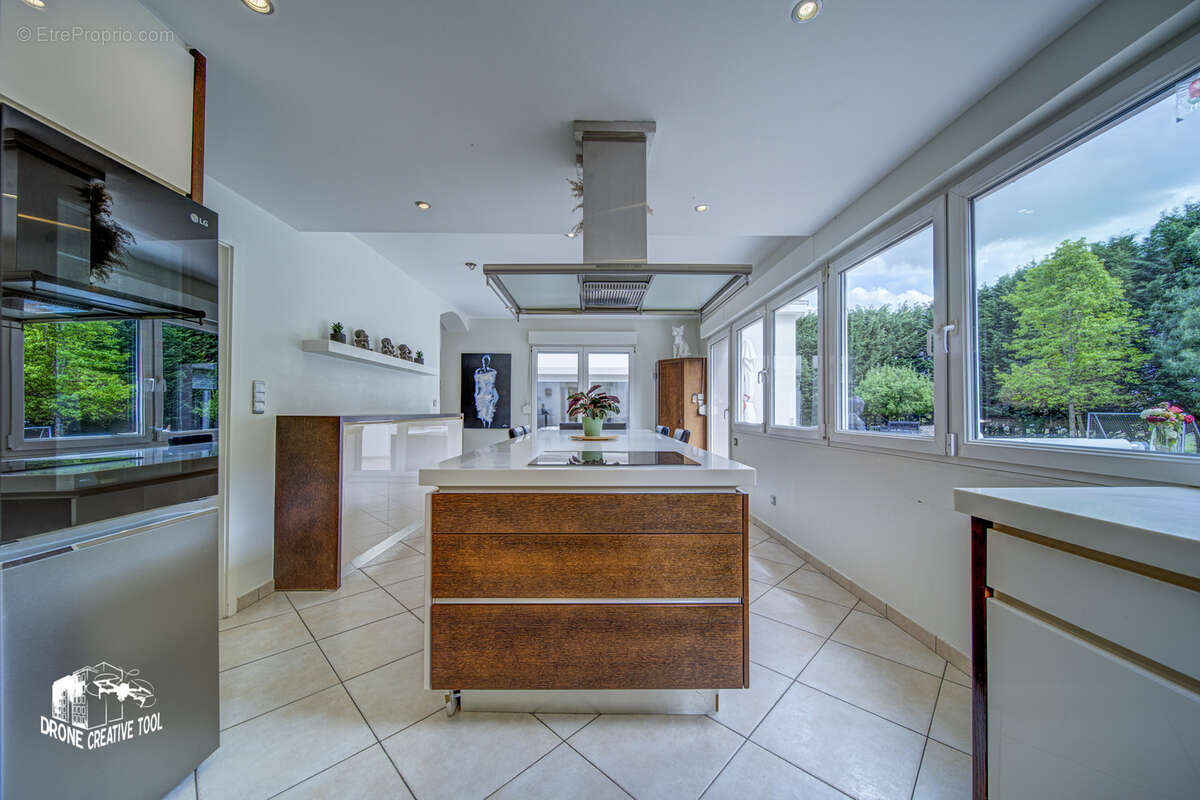 Maison à COIN-LES-CUVRY