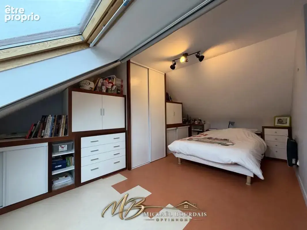 Maison familiale de 125 m² avec 5 chambres, grand sous-sol et deux terrasses – Brette-les-Pins - photo 12