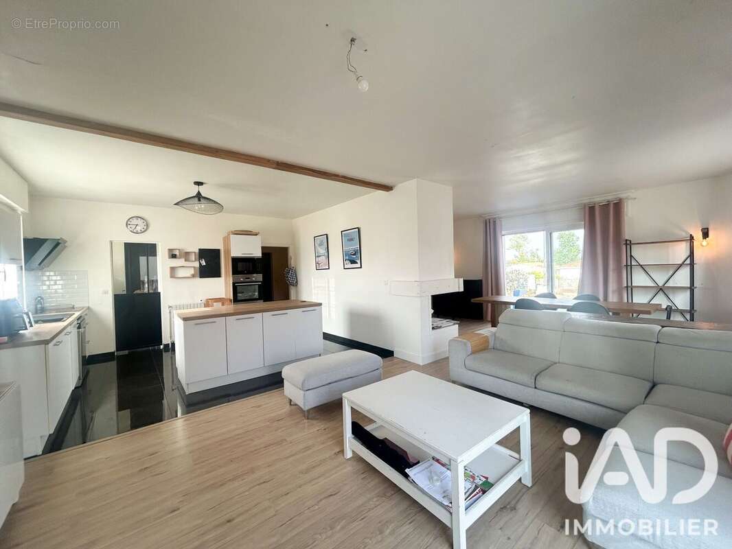 Maison 151 m² à Blanquefort  - photo 3