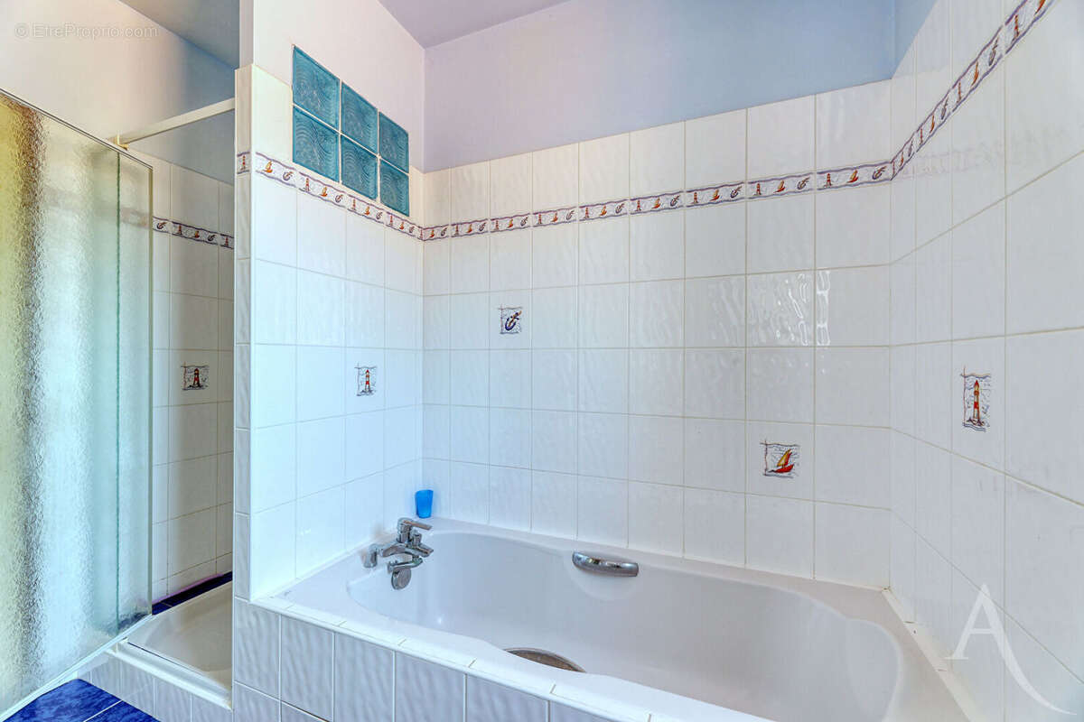 Maison Montaigu centre - photo 7
