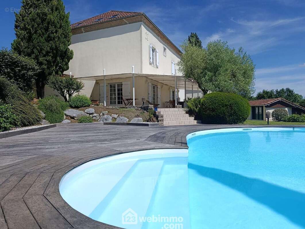 Maison 250 m² à Hagetmau  - photo 8