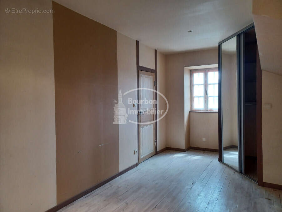 Maison 154 m² à Gilly-Sur-Loire  - photo 8