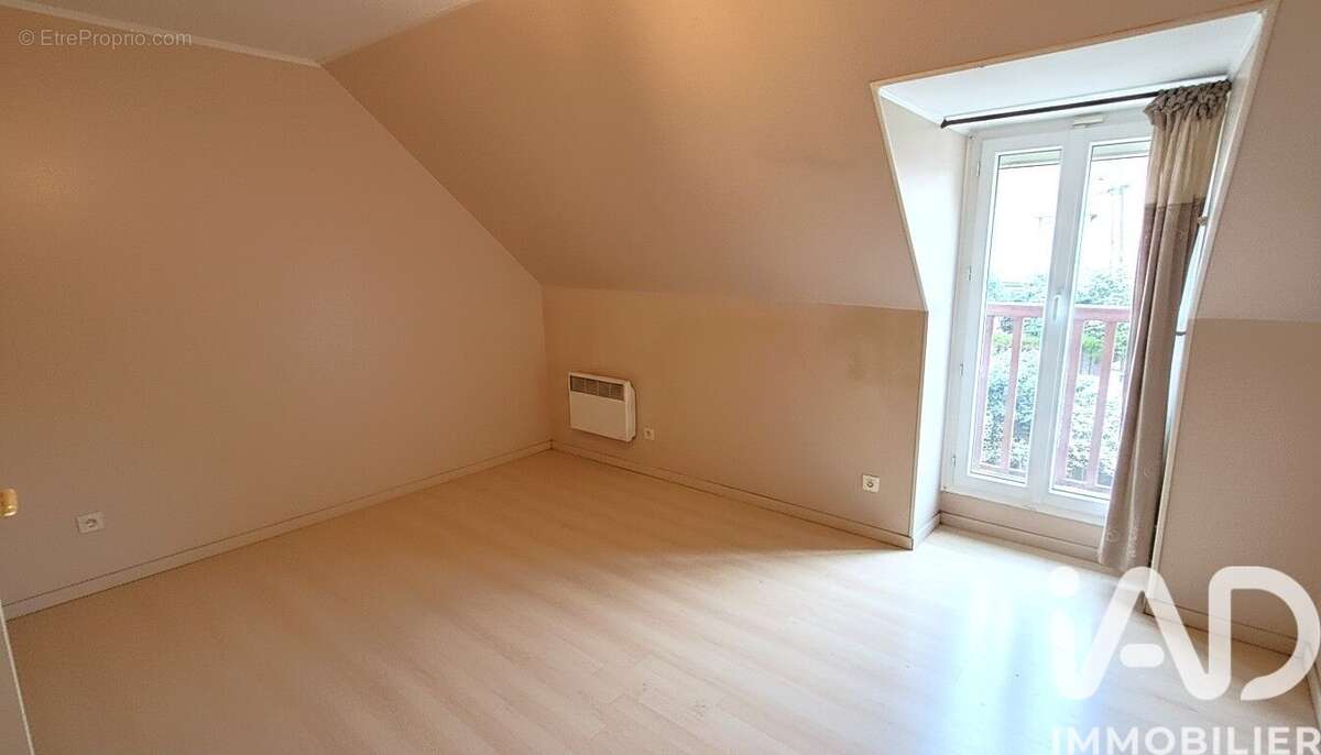 Photo 6 - Maison à BURES-SUR-YVETTE